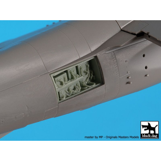 Black Dog A48117 1/48 Harrier GR 1/3 engine +electronics for Kinetic