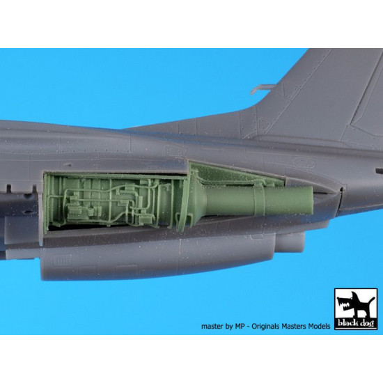 Black Dog A72104 1/72 T-4 Trainer engine+electronic for Hobby Boss