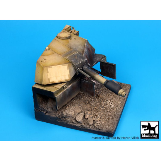 Black Dog D35009 1/35 Destroyed M1A1 Abrams base