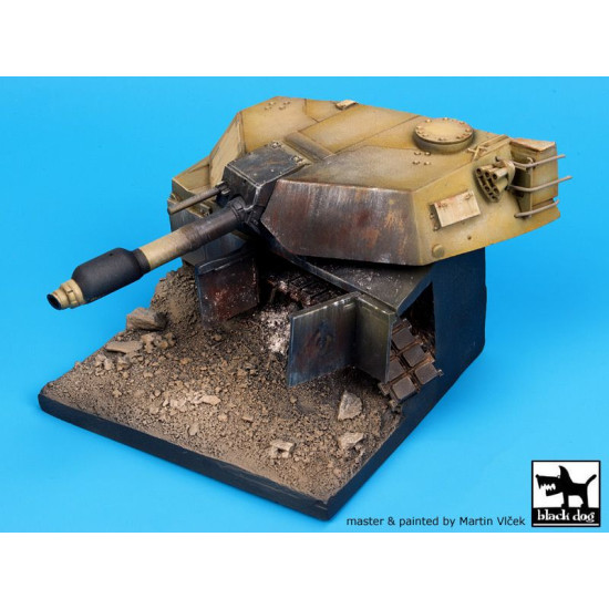 Black Dog D35009 1/35 Destroyed M1A1 Abrams base