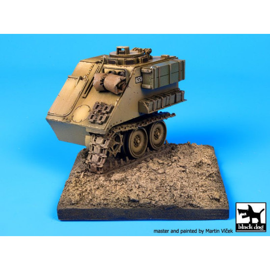 Black Dog D35033 1/35 Destroyed M 113 base
