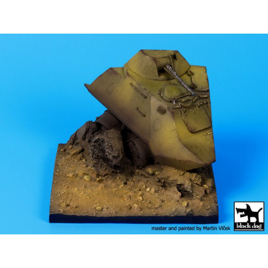 Black Dog D35054 1/35 Destroyed BTR 60 base