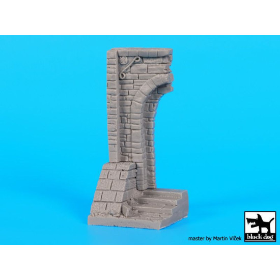 Black Dog D35072 1/35 Ruined entrance with stairs base
