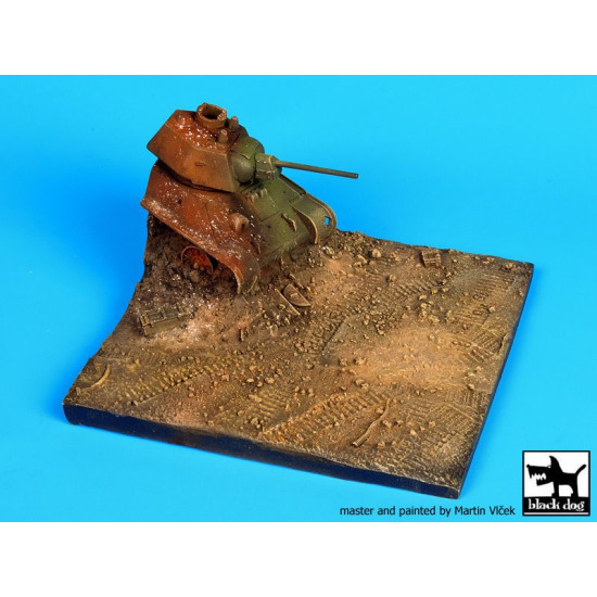 Black Dog D72004 1/72 Destroyed T34 base