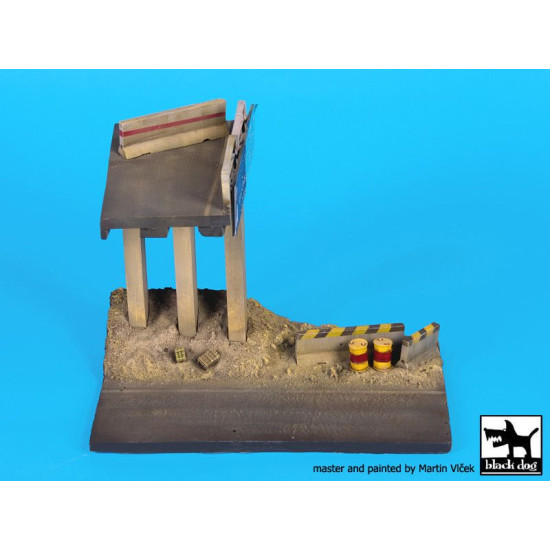 Black Dog D72025 1/72 Middle east highway base