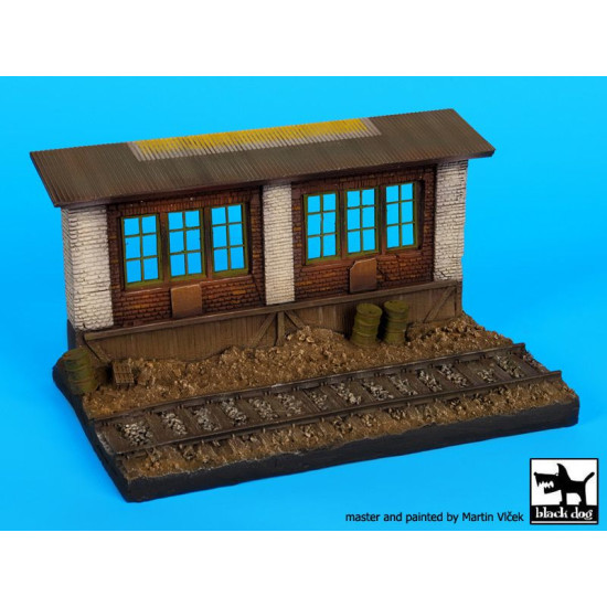 Black Dog D72030 1/72 Railway station base