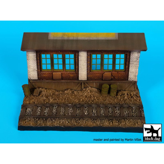 Black Dog D72030 1/72 Railway station base