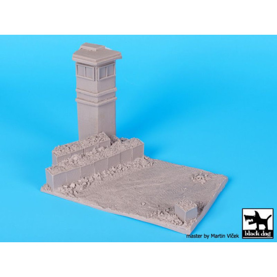 Black Dog D72038 1/72 Guard tower base