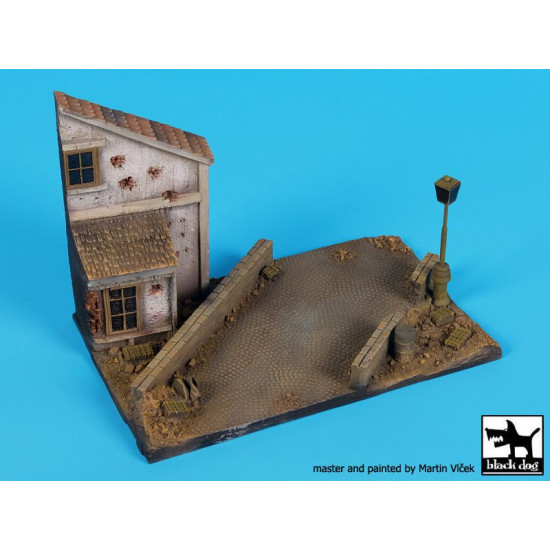 Black Dog D72039 1/72 Street with house and lamp base Black Dog D72039 1/72 Street with house and lamp base