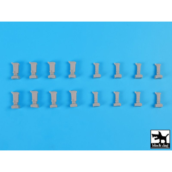 Black Dog D72041 1/72 Sorted waste containers