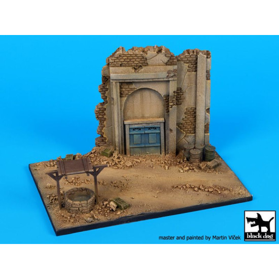 Black Dog D72054 1/72 House ruin with well base