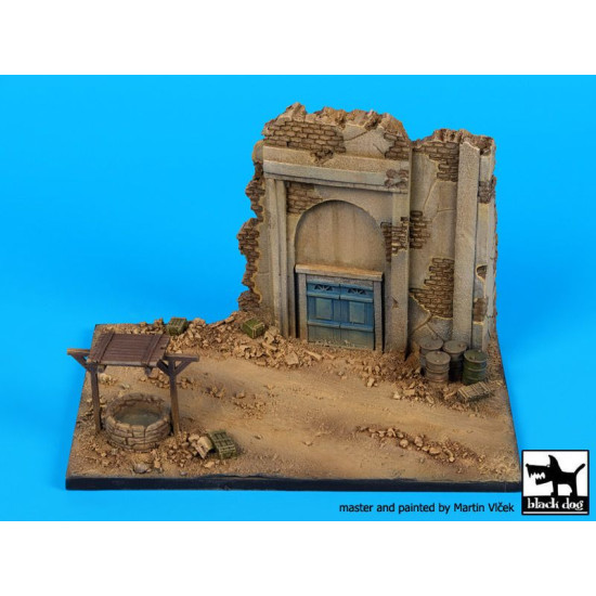 Black Dog D72054 1/72 House ruin with well base