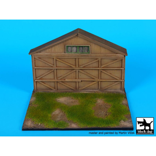 Black Dog D72057 1/72 Airfield with hangar WW I base
