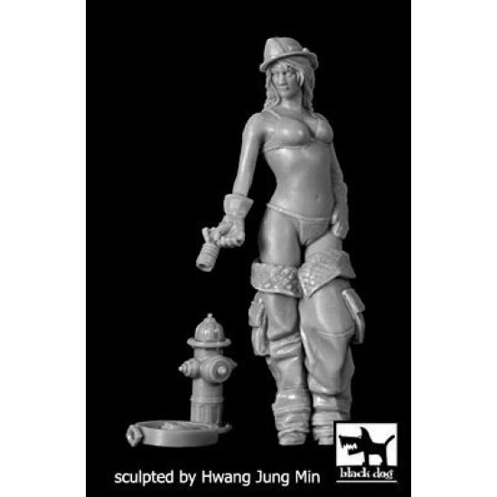 Black Dog F32037 1/32 Firewoman #1