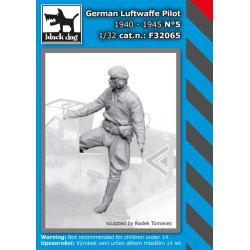 Black Dog F32065 132German Luftwafe pilot #5