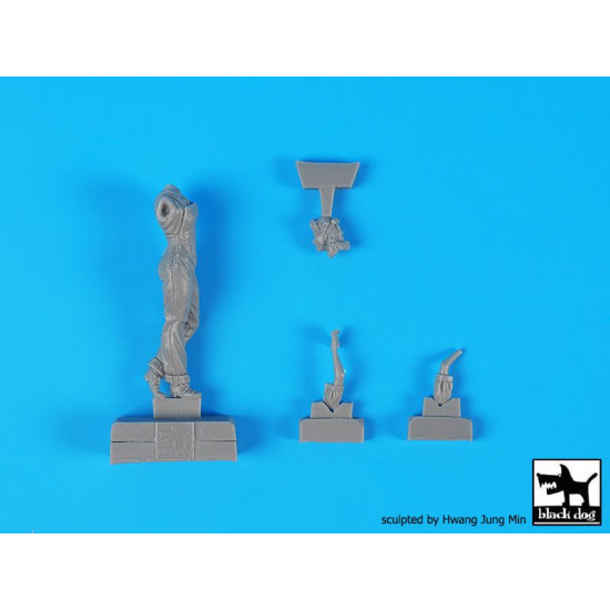 Black Dog F32114 1/32 US woman mechanic #1 Black Dog F32114 1/32 US woman mechanic #1