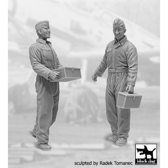 Black Dog F32121 1/32 Luftwaffe mechanics personnel set #2