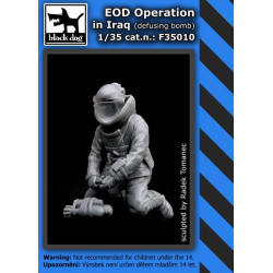 Black Dog F35010 1/35 EOD IN IRAQ /disposing bomb