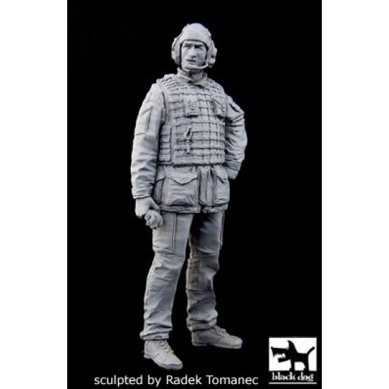 Black Dog F35042 1/35 German tank crew in Afghanistan #1