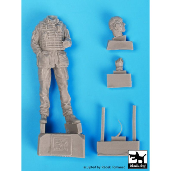 Black Dog F35043 1/35 German tank crew in Afghanistan #2