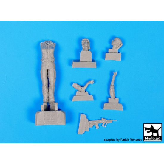 Black Dog F35089 1/35 Israeli woman soldier #1