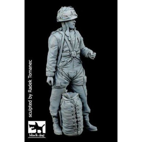 Black Dog F35115 1/35 British paratroper #2