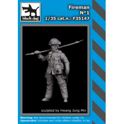 Black Dog F35147 1/35 Fireman #1