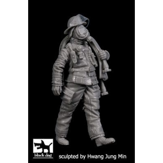 Black Dog F35149 1/35 Fireman #3 Black Dog F35149 1/35 Fireman #3