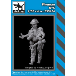 Black Dog F35164 1/35 Fireman #5