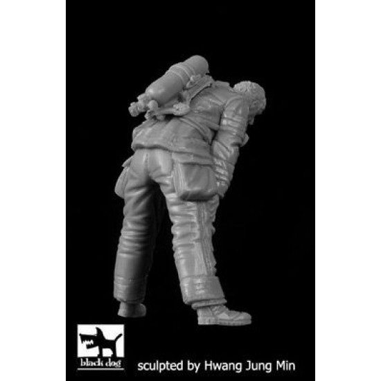 Black Dog F35165 1/35 Fireman #6 Black Dog F35165 1/35 Fireman #6