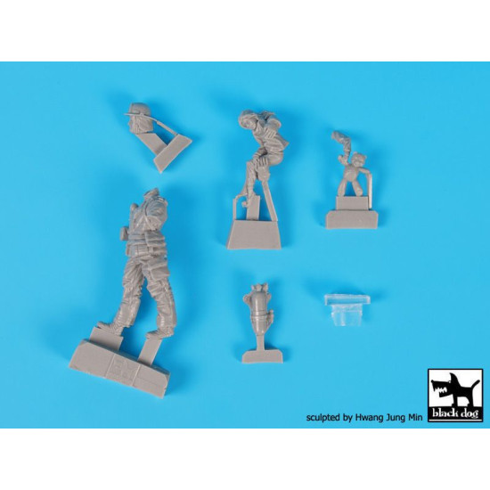 Black Dog F35166 1/35 Firemen big set #2 Black Dog F35166 1/35 Firemen big set #2