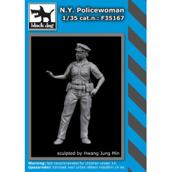 Black Dog F35167 1/35 N.Y. Policewoman