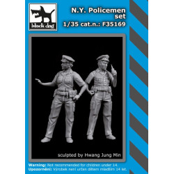 Black Dog F35169 1/35 N.Y. Policemen set