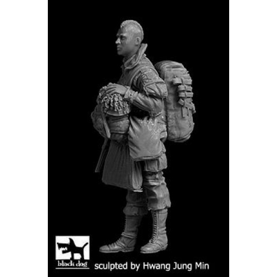 Black Dog F35226 1/35 US paratrooper before jump #1