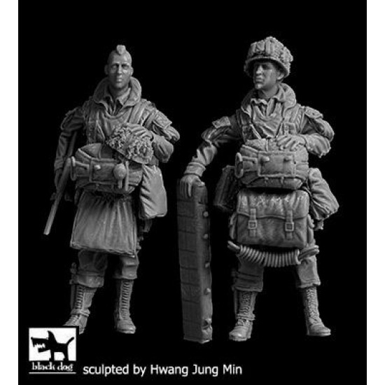 Black Dog F35228 1/35 US paratroopers before jump set