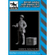 Black Dog F35247 1/35 British soldier with pigeon #1