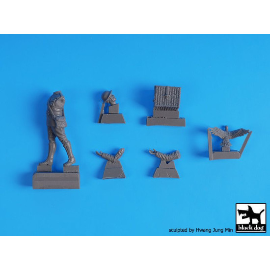 Black Dog F35248 1/35 British soldier with pigeon #2