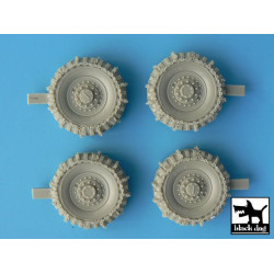 Black Dog T35008 1/35 Staghound snowchained wheels set for Bronco 4 resin parts