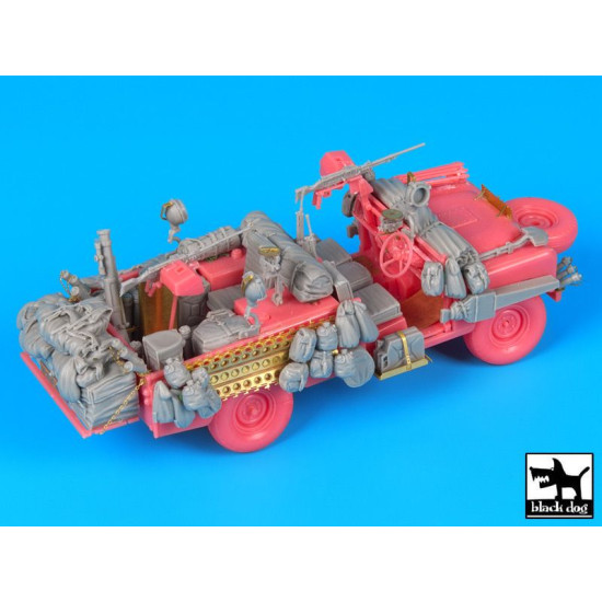 Black Dog T35117 1/35 Land Rover Pink Panther accessories set for Italeri