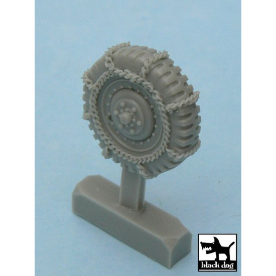 Black Dog T48042 1/48 M 8 / M 20 Snowchained wheels set for Tamiya kits, 6 resin parts