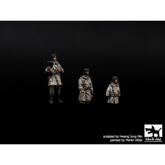 Black Dog T72134 1/72 Russian WW II tank crew winter