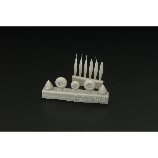 Brengun BRL144146 1/144 P-38 Wheels -proppelers (Fujimi kit) resin set