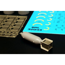 Brengun BRL32044 1/32 US GP 100lb AN-M30A1 Resin and PE set of U.S. bombs 6pcs