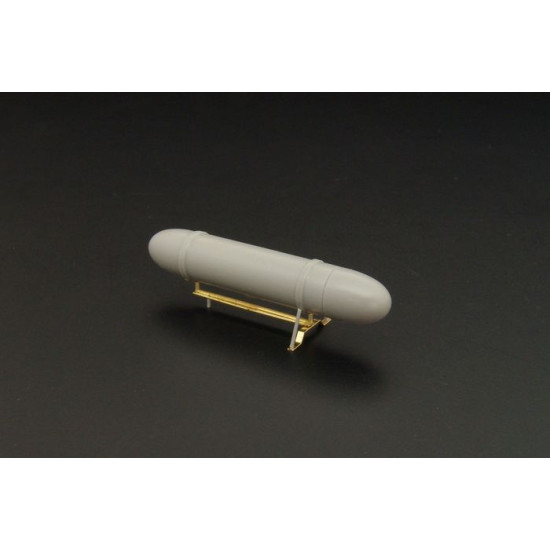 Brengun BRL48068 1/48 50gal cigar UK fuel tank with rack PE resin set of two pcs