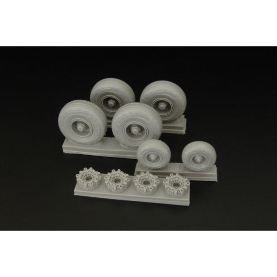 Brengun BRL48106 1/48 C-130 Wheels resin set of wheels