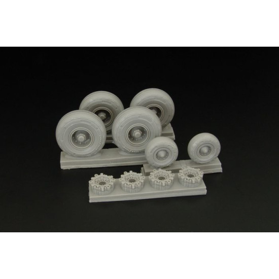 Brengun BRL48106 1/48 C-130 Wheels resin set of wheels