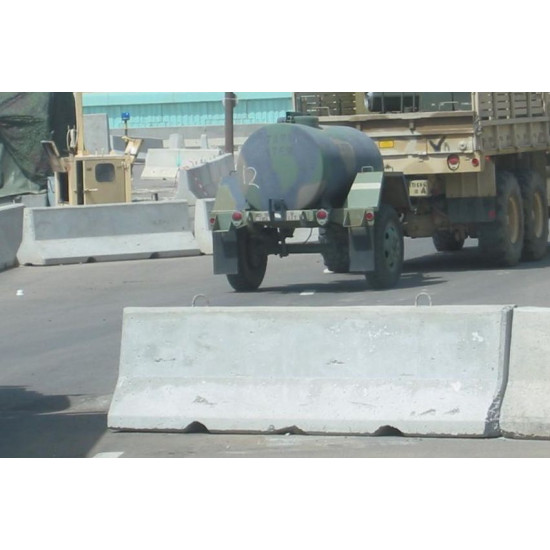 Brengun BRL72006 1/72 Modern concrete road barriers casted and PE road barriers