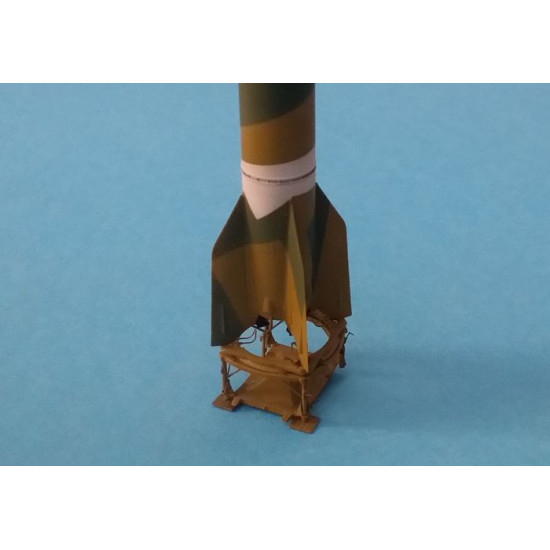 Brengun BRS144035 1/144 German rocket V-2 - A4 resin-PE kit of german missile