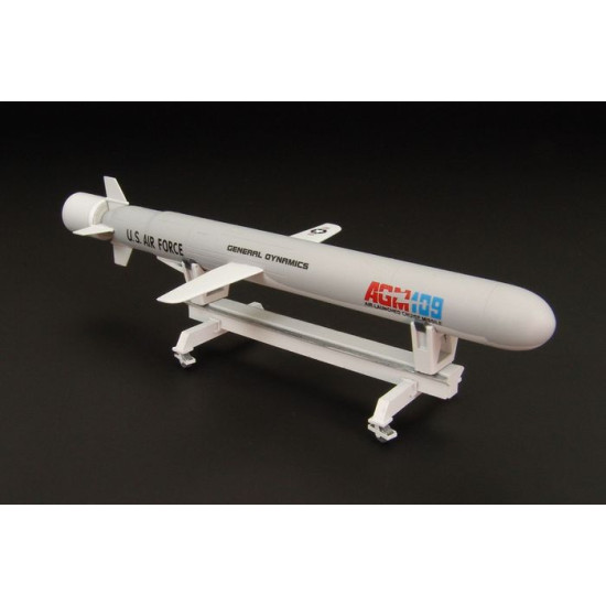 Brengun BRS48003 1/48 AGM-109 Tomahawk US rocket resin with decals and PE parts