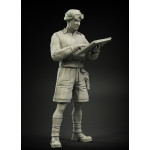 Panzer Art Fi35-025 1/35 British Rac Officer North Africa No.2 Resin Model Kit